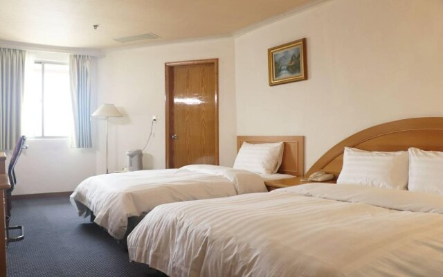 Oriental Hotel