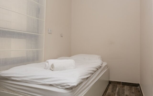 Eshel Suites