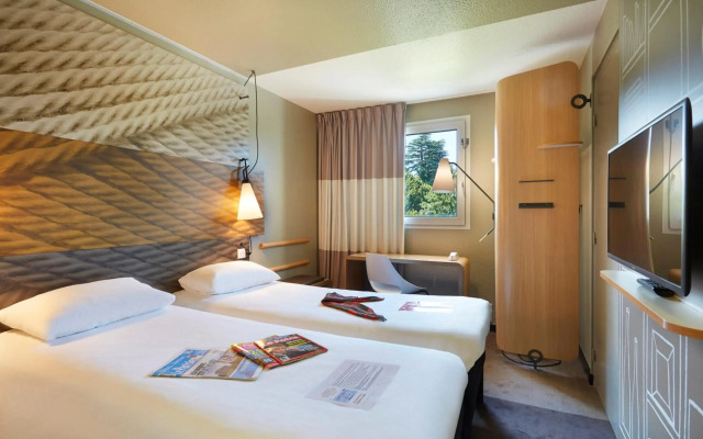 ibis Archamps Porte de Geneve