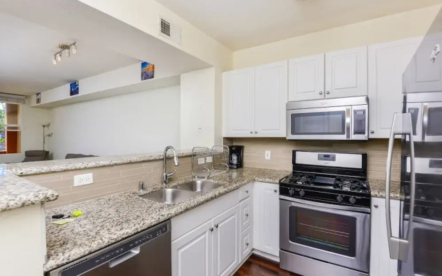 Pelicanstay in Downtown San Diego