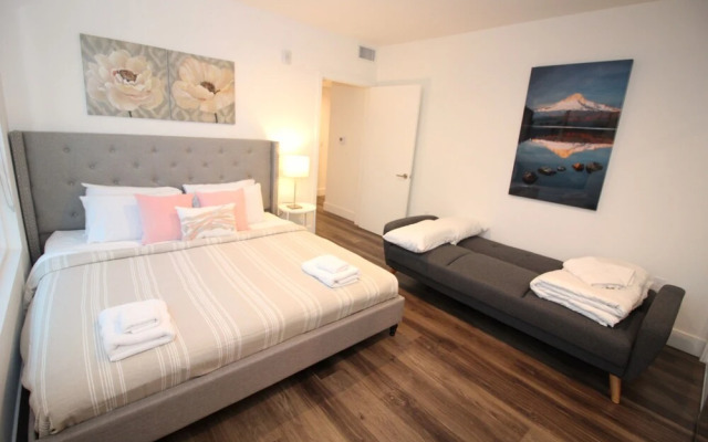 LA Luxury Suites Free Parking 2BD2BA