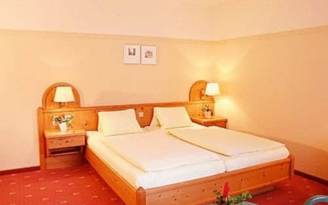 Hotel Lebzelter