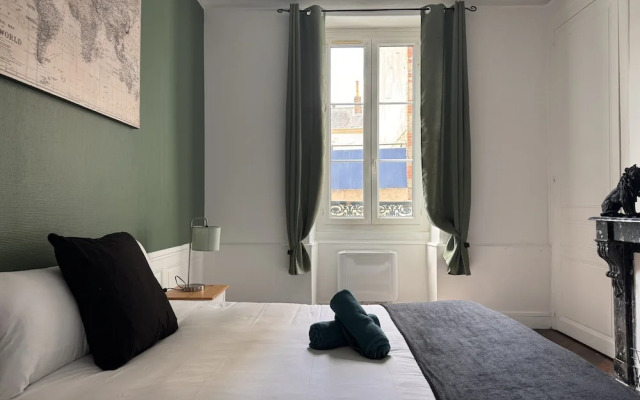 Refined Apartment With Courtyard in La Mans