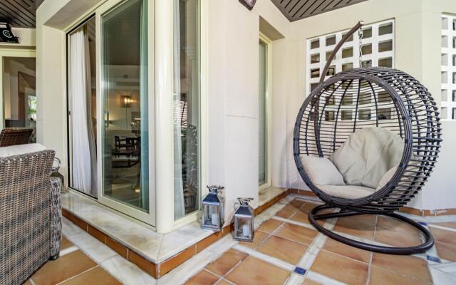 FA - Fabulous Apartment with in and outdoor Pool