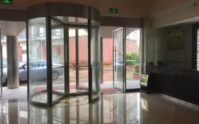 Yancheng Riyuehu Holiday Hotel