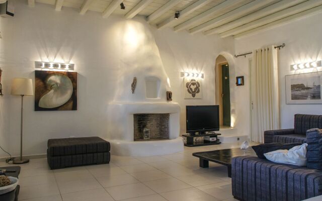 Beyond Beachfront Super Paradise Villa
