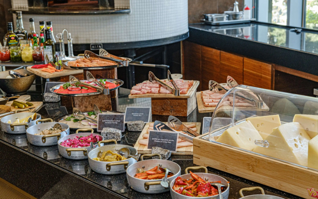 Radisson Blu Hotel Батуми