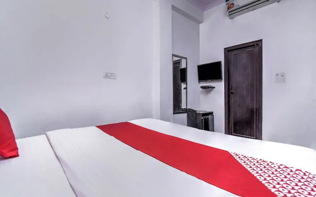 OYO 22321 Nitin Palace Guest House