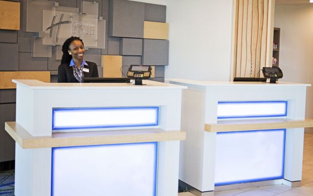 Holiday Inn Express & Suites Greenwood Mall by IHG