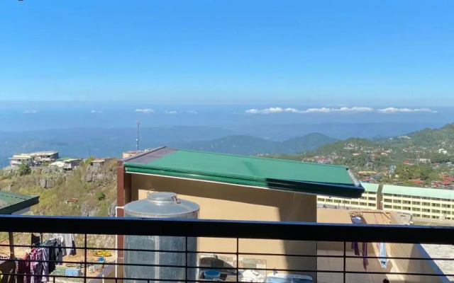 Vacation House in Baguio with Amazing Sunset Views