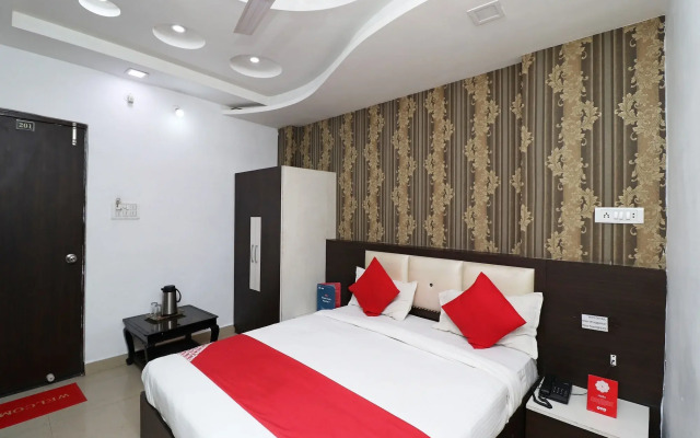 OYO 11943 Hotel Yugantar Palace