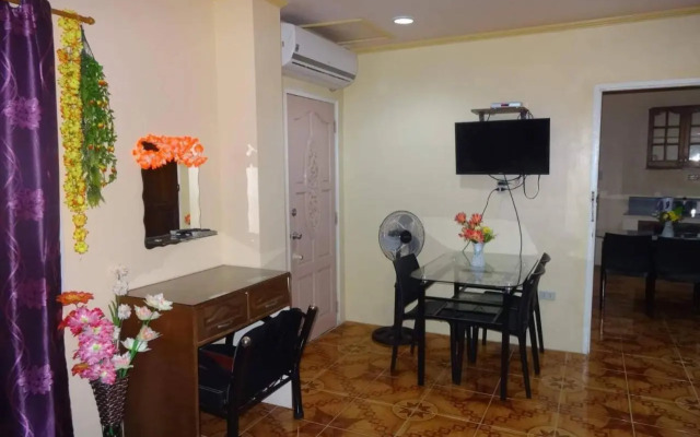 Julz Tropical Apartments