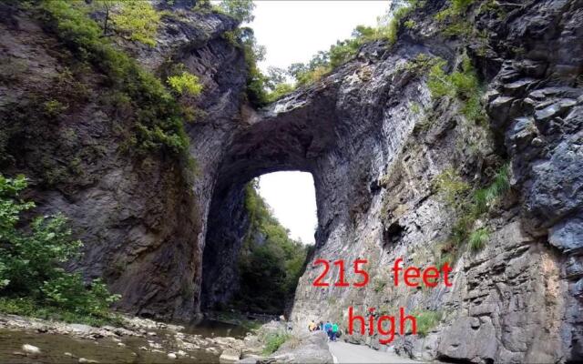 Relax Inn By OYO Natural Bridge I-81