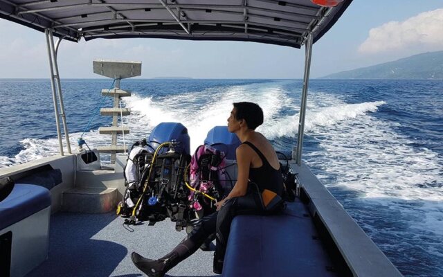 Emoha Dive Resort
