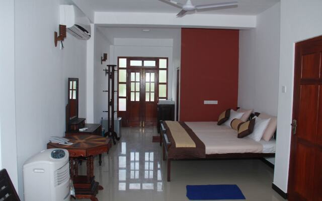 Ravindra Hotel and Restaurant
