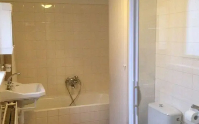 Historic Cottage w/ Garden