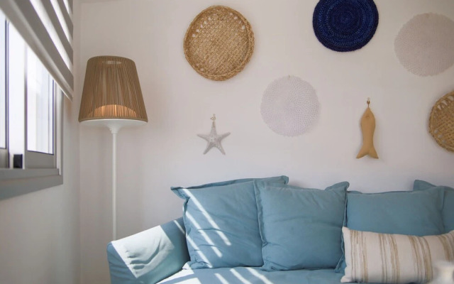 Phaedrus Living: Seaside Luxury Flat Lighthouse 68