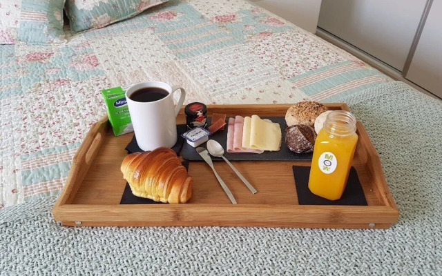 Janelas de São Bento by Porto City Hosts