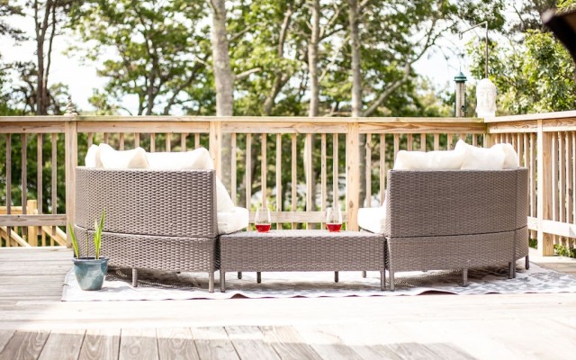 The Breeze Overlooking Minister s Pond