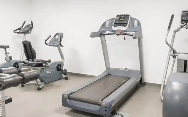 Engracia Square 1-bedroom Apartment in Chamber