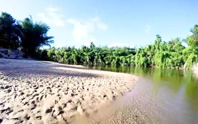 19 Degrees Resort