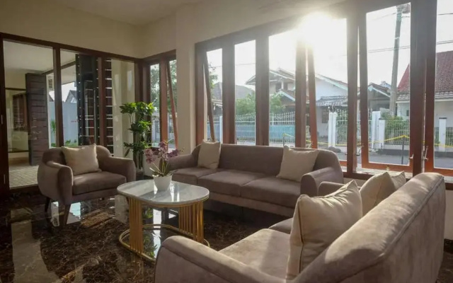 Urbanview Sumampir Anugrah Purwokerto by RedDoorz – Balcony – Purwokerto