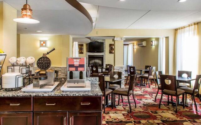 Comfort Inn & Suites East Hartford - Hartford