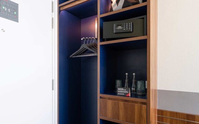 Wink Hotel Tuy Hoa Beach - 24hrs stay & Rooftop Pool Bar