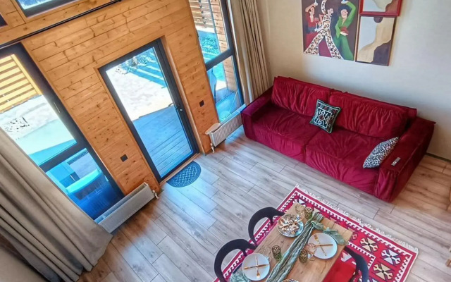 Guest house behind Novopyatigorsky Lake