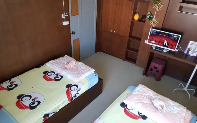 Easy Maesai Hostel