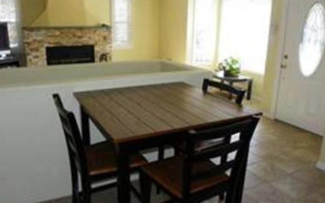 RedAwning Moonridge Mountain Retreat