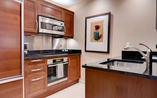 StripViewSuites Two Bedroom at Signature