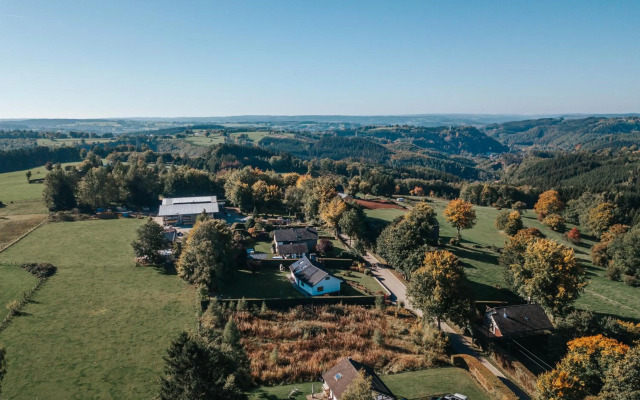 Le Héron 28pers, Malmedy- Home cinéma, balnéo, sauna, jardin