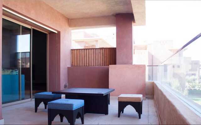 Golf and Pool Private Apartment