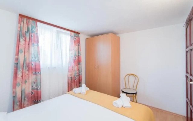 Apartment Orange-30m from beach
