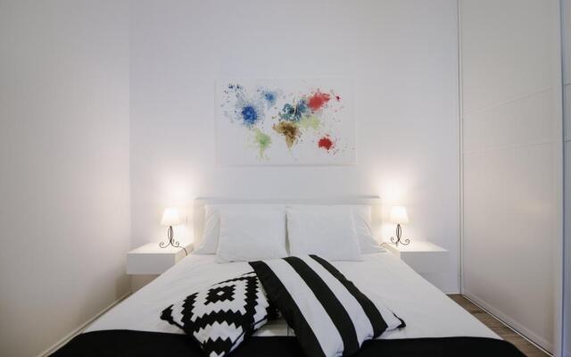 British Square Apartment