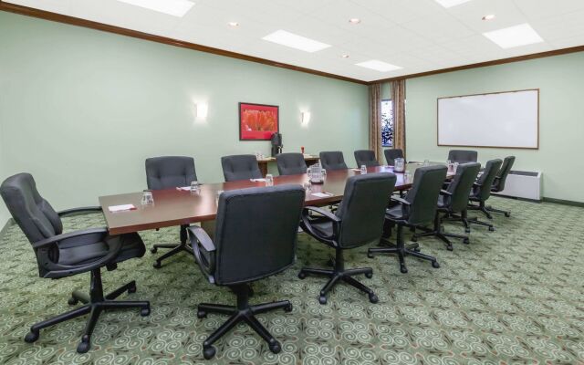 Clarion Hotel & Conference Center Lansing West