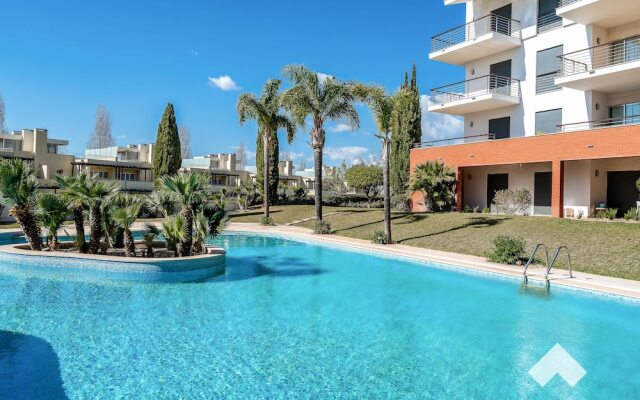 Palm02 · Palm Village Apartment 2 3BD · A/C · Terrace