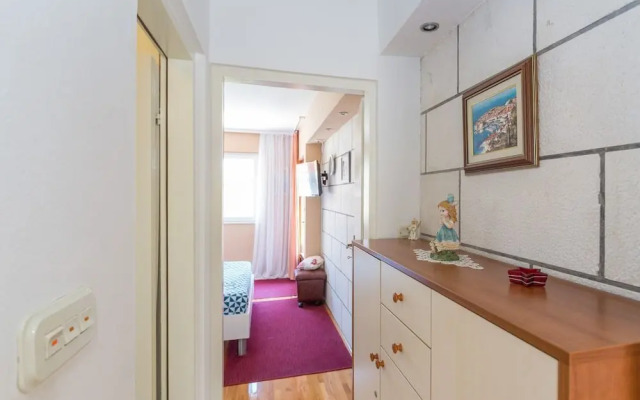 Romantic apartment for 2 with pool and grill