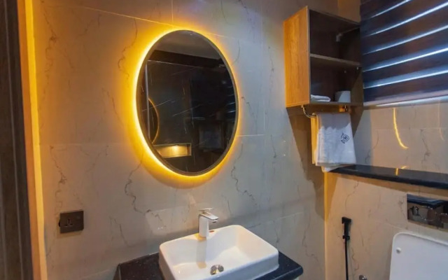 Brain B Hotel and Suites