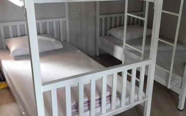 Stones Bar Dorm Rooms and Restaurant
