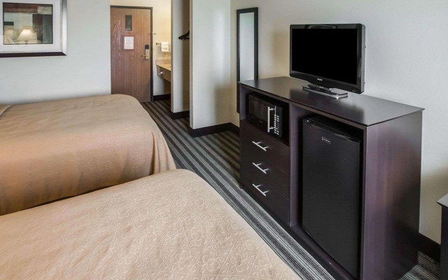 Quality Inn Chesterton near Indiana Dunes National Park I-94