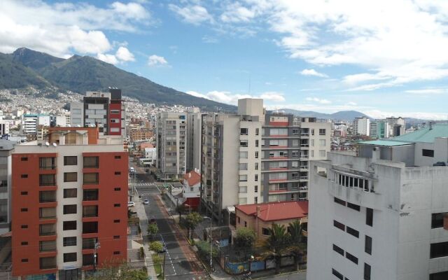 PLAZA FOCH Area - APARTMENTS with Balcony