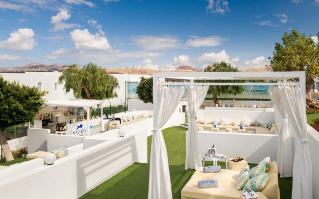 Aequora Lanzarote Suites