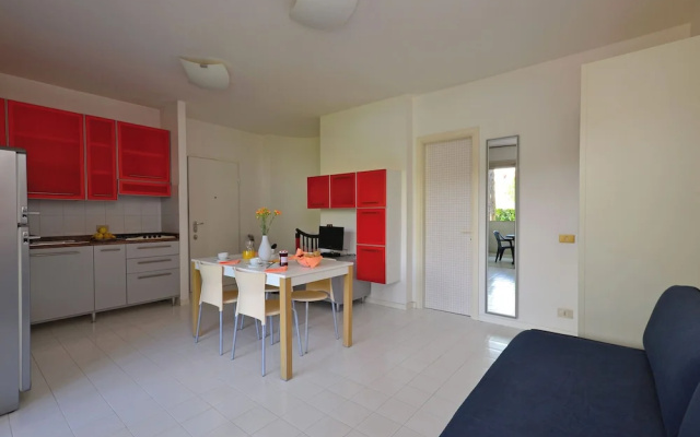 Apartment With Pool Access