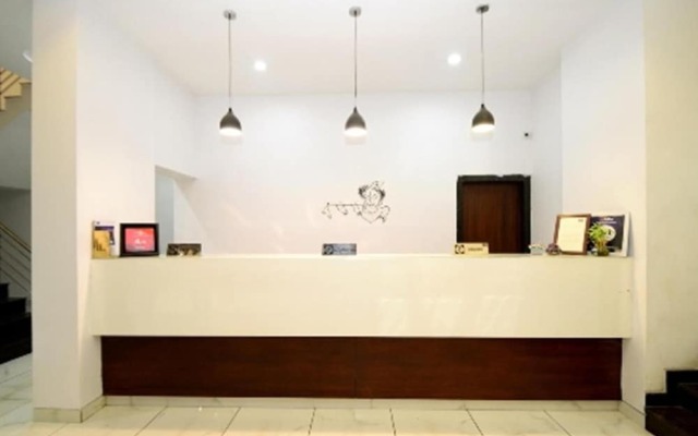 Crimson Park Shripriya Hotel