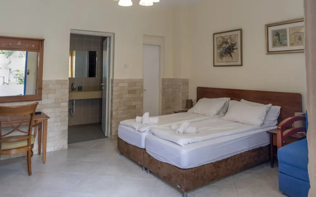 Port Inn - Hostel