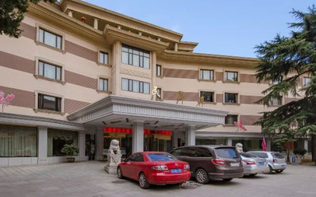 Huajiang Hotel