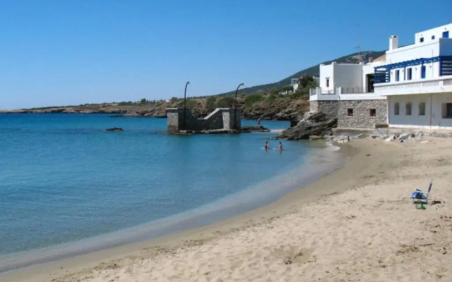 apeiranthos traditional stone house