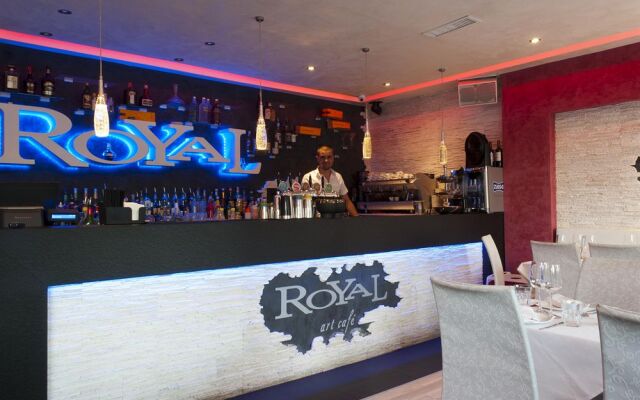 Royal Art Café